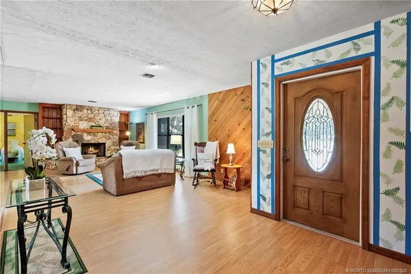 $595,000 | 903 Southwest Willow Lane, Palm City, FL 34990