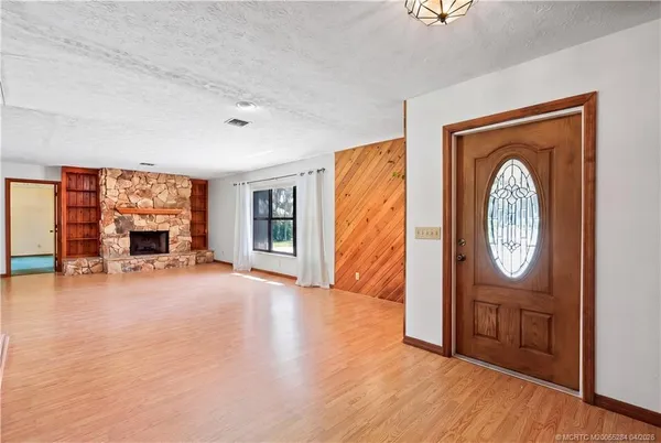 $595,000 | 903 Southwest Willow Lane, Palm City, FL 34990