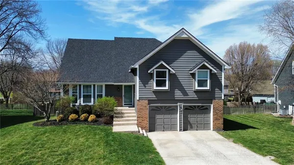 $440,000 | 8442 Darnell Street, Lenexa, KS 66215