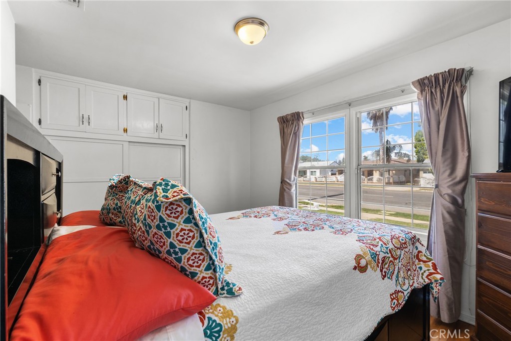 20006 Vanowen Street Winnetka, CA 91306 - Photo 11 of 29 Master bedroom