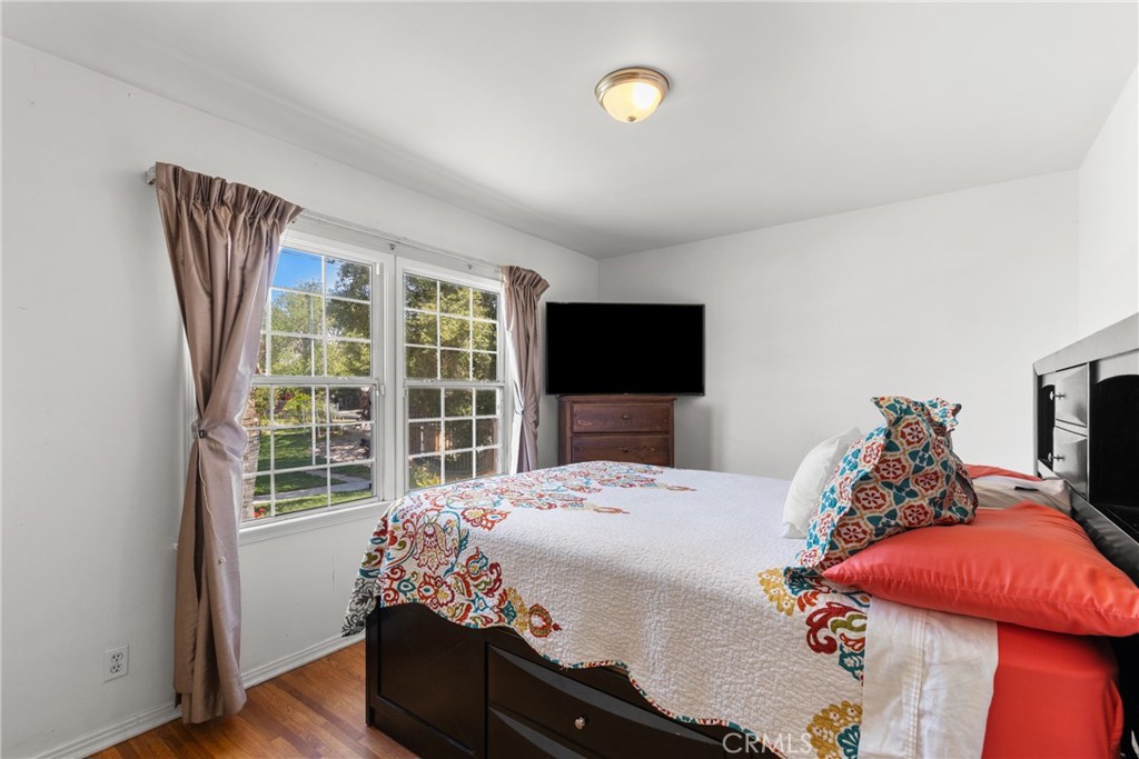 20006 Vanowen Street Winnetka, CA 91306 - Photo 12 of 29 Master bedroom