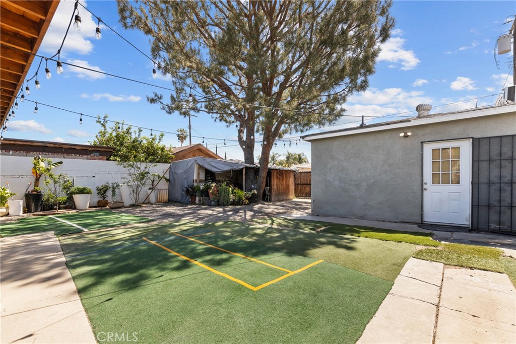 20006 Vanowen Street Winnetka, CA 91306 - Photo 25 of 29 Back yard