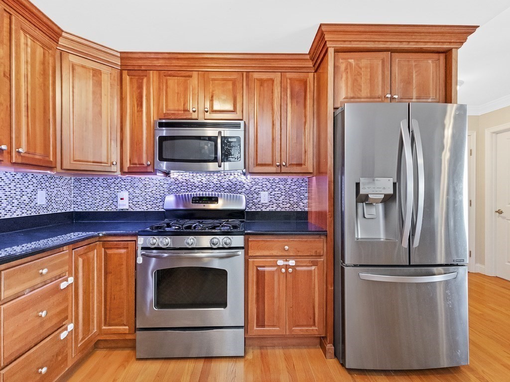 32 Common Street, Unit 23 Waltham, MA 02451 - Photo 7 of 34