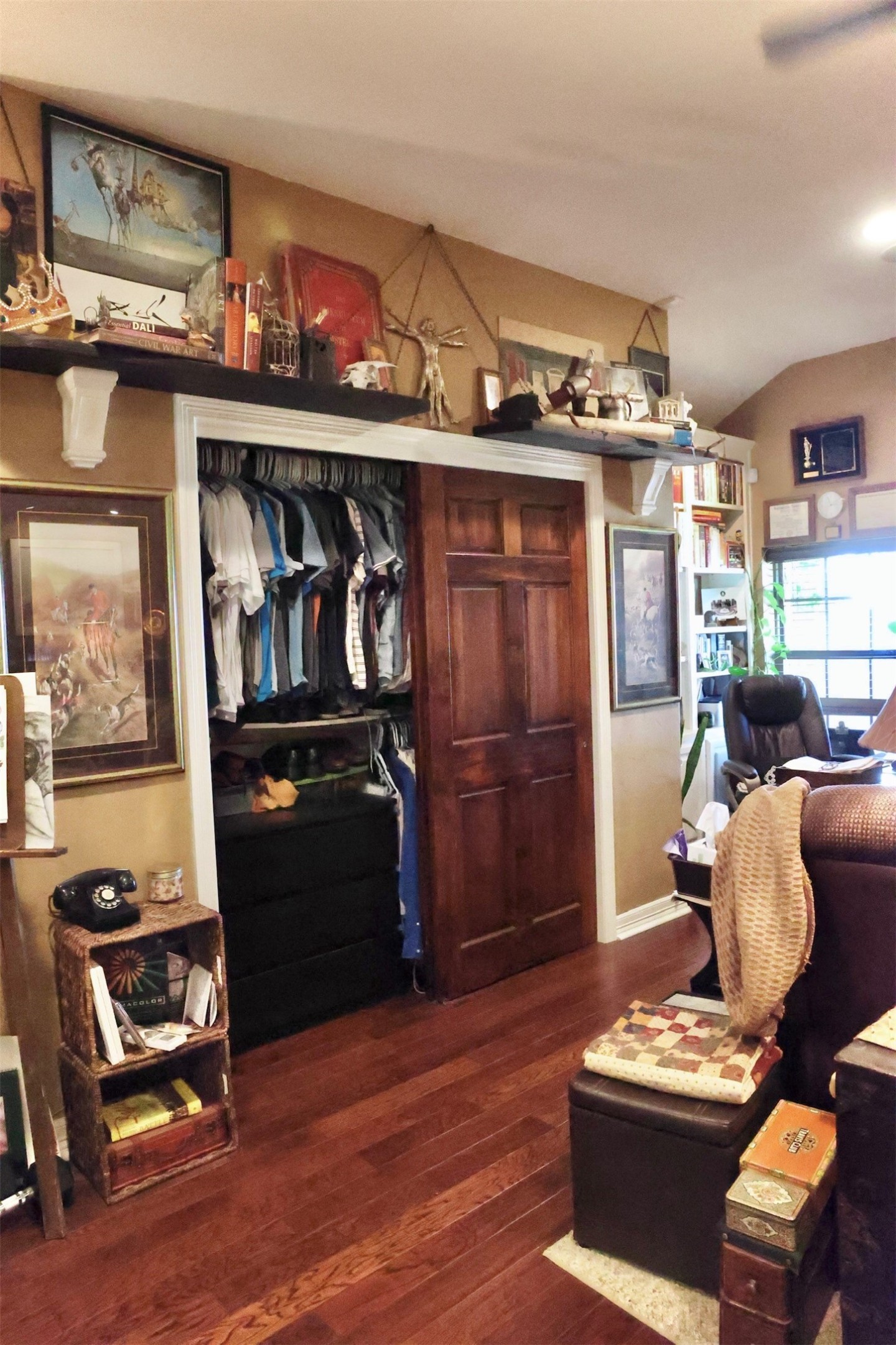 503 State Highway 95 Granger, TX 76530 - Photo 11 of 39 a living room with furniture and furniture
