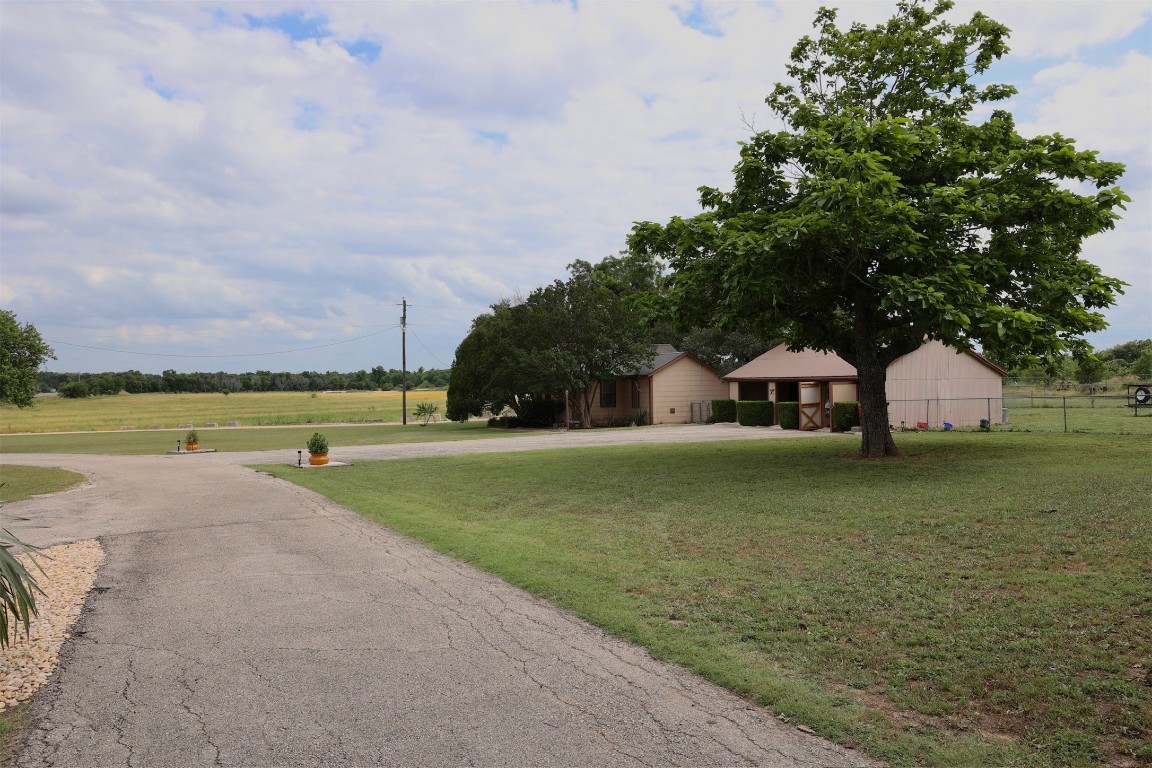 503 State Highway 95 Granger, TX 76530 - Photo 17 of 39