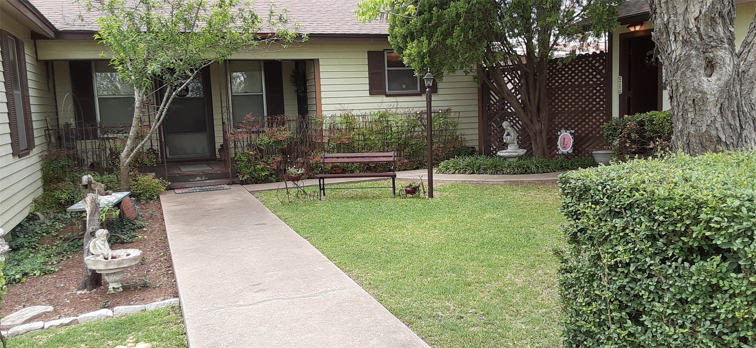 503 State Highway 95 Granger, TX 76530 - Photo 28 of 39 front view of a house with a yard