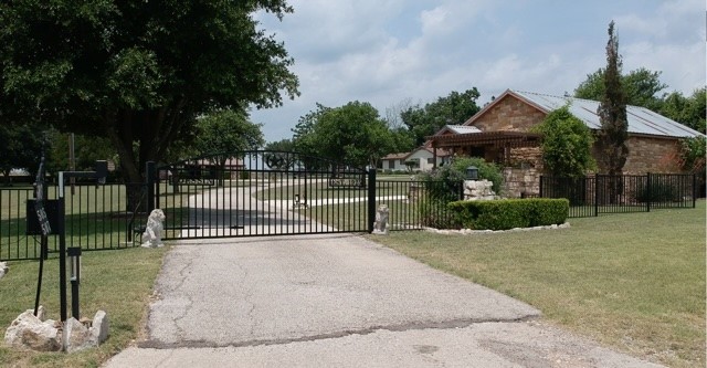 503 State Highway 95 Granger, TX 76530 - Photo 3 of 39