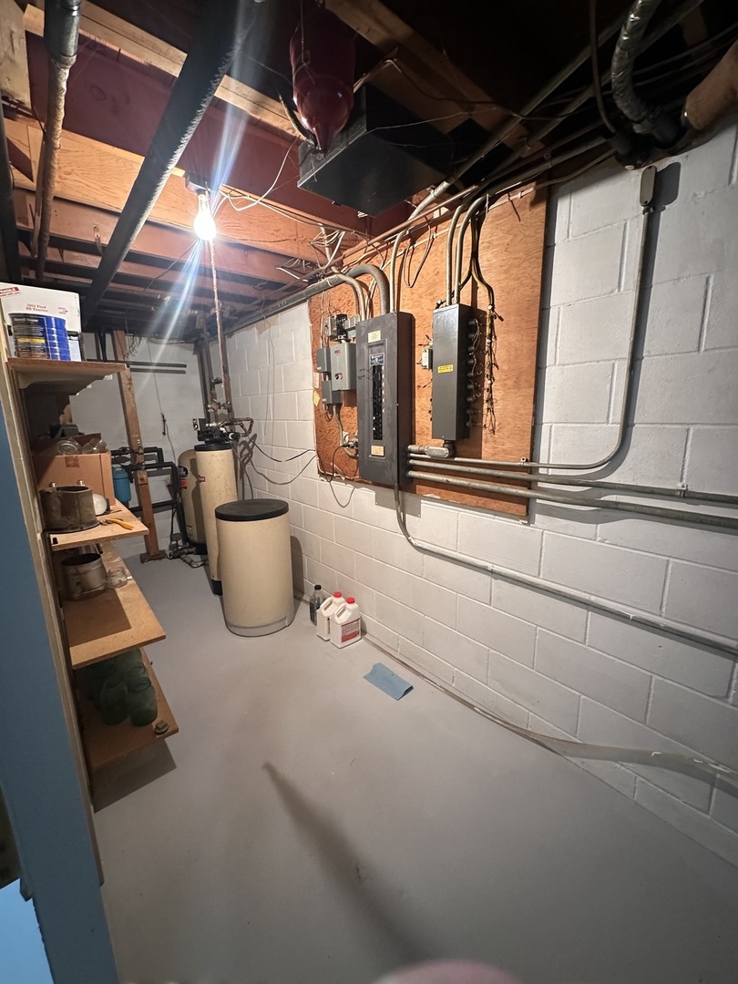 29428 East 500 North Road Le Roy, IL 61752 - Photo 75 of 79 a view of a patio with table and chairs