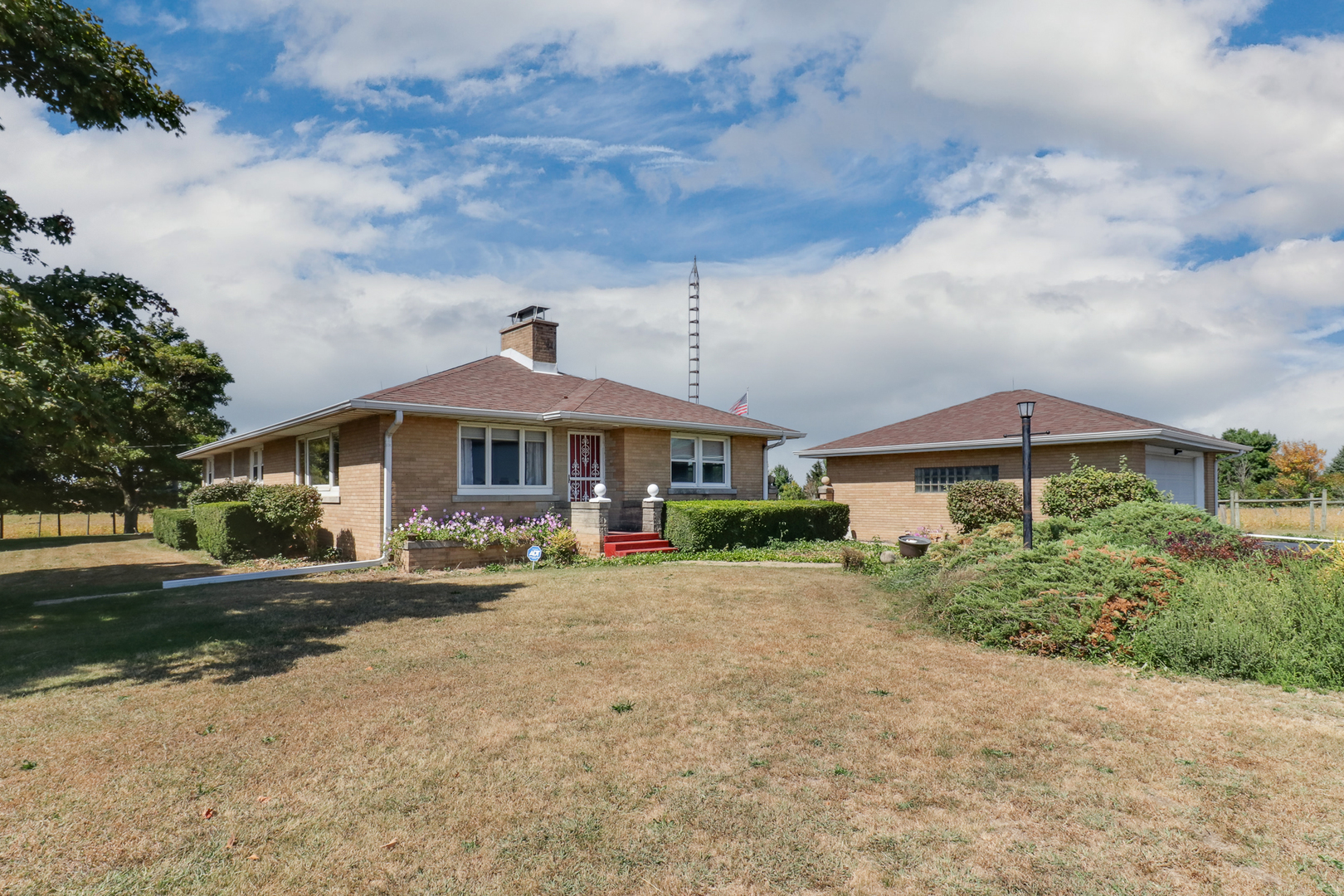29428 East 500 North Road Le Roy, IL 61752 - Photo 79 of 79 a front view of a house with a yard