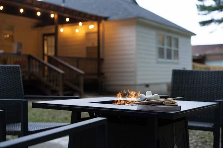 3506 McCorkle Road Memphis, TN 38116 - Photo 11 of 12 a bathroom with a sink and a mirror