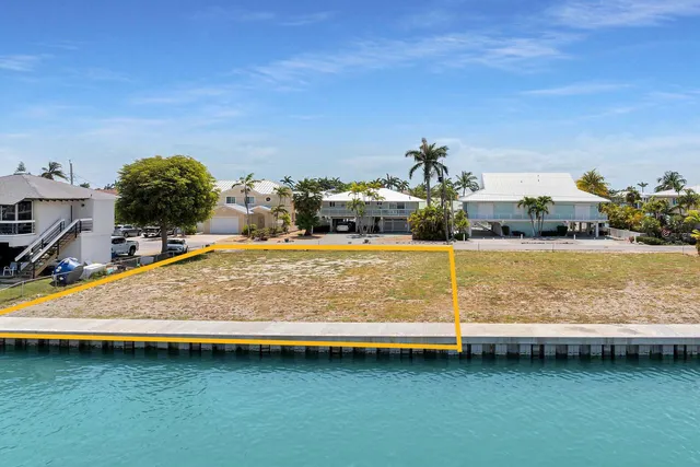 $2,650,000 | 760 10th Street, Key Colony Beach, FL 33051