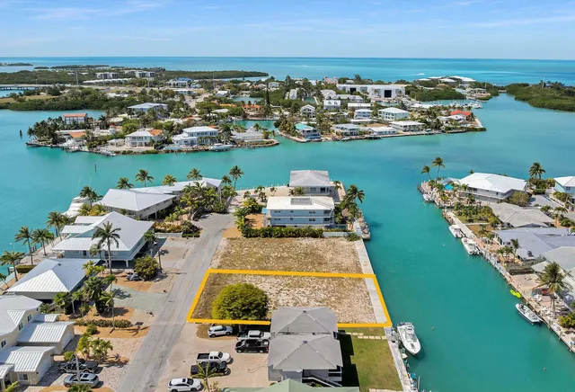 $2,650,000 | 760 10th Street, Key Colony Beach, FL 33051