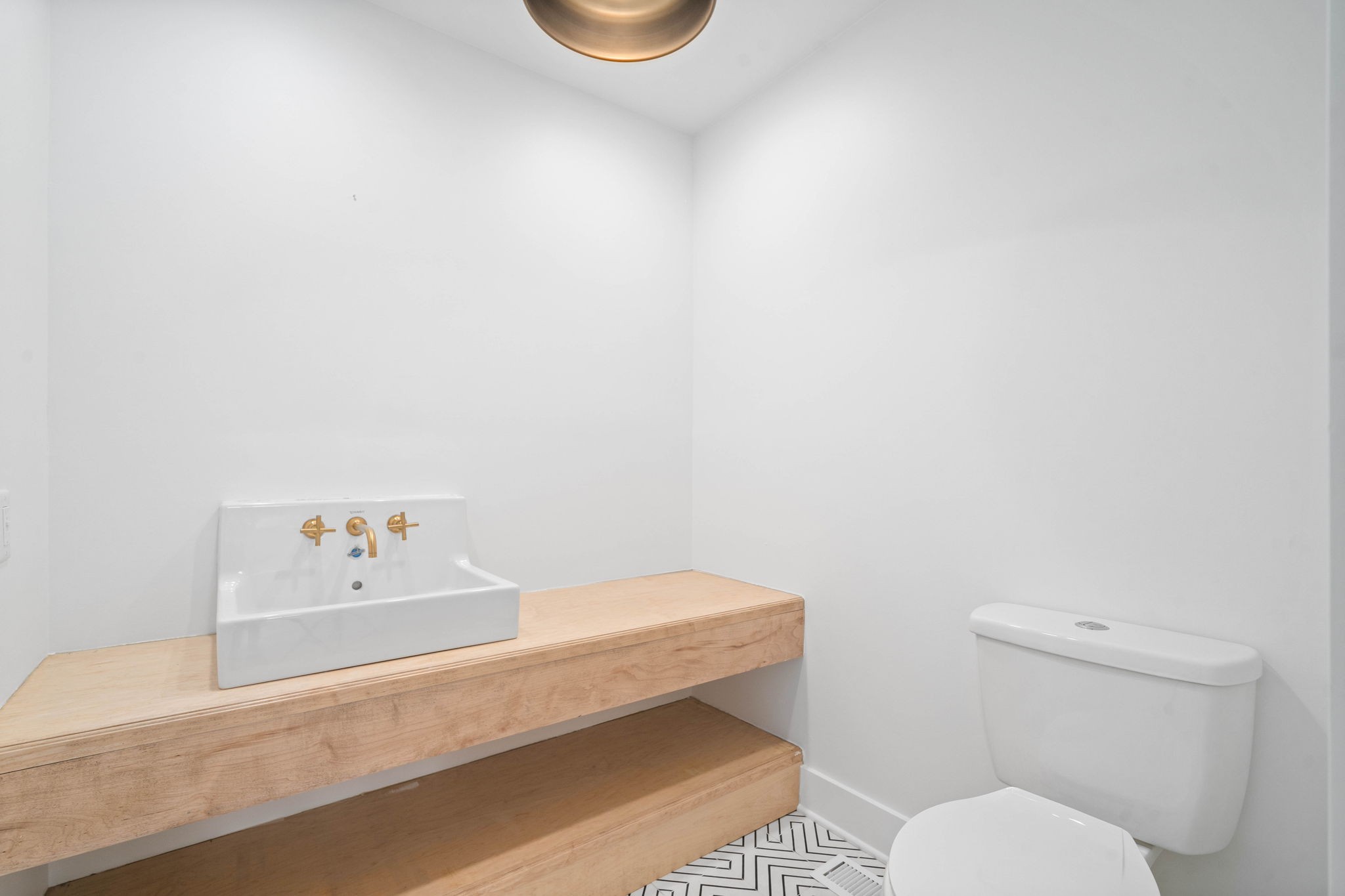 493 Georgetown Road Clarksville, TN 37043 - Photo 16 of 42 a bathroom with a toilet