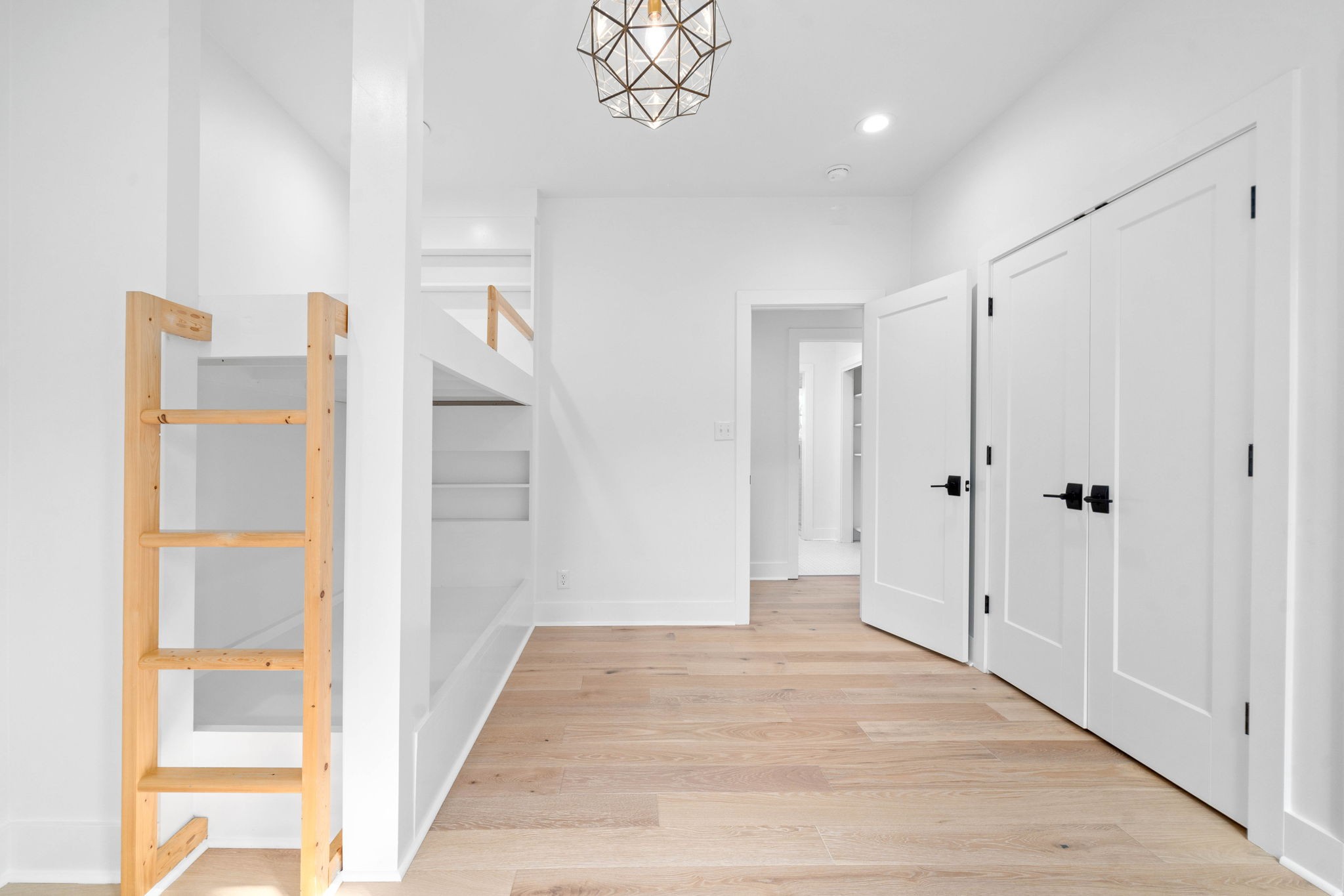 493 Georgetown Road Clarksville, TN 37043 - Photo 21 of 42 a view of a hallway with closet and entryway