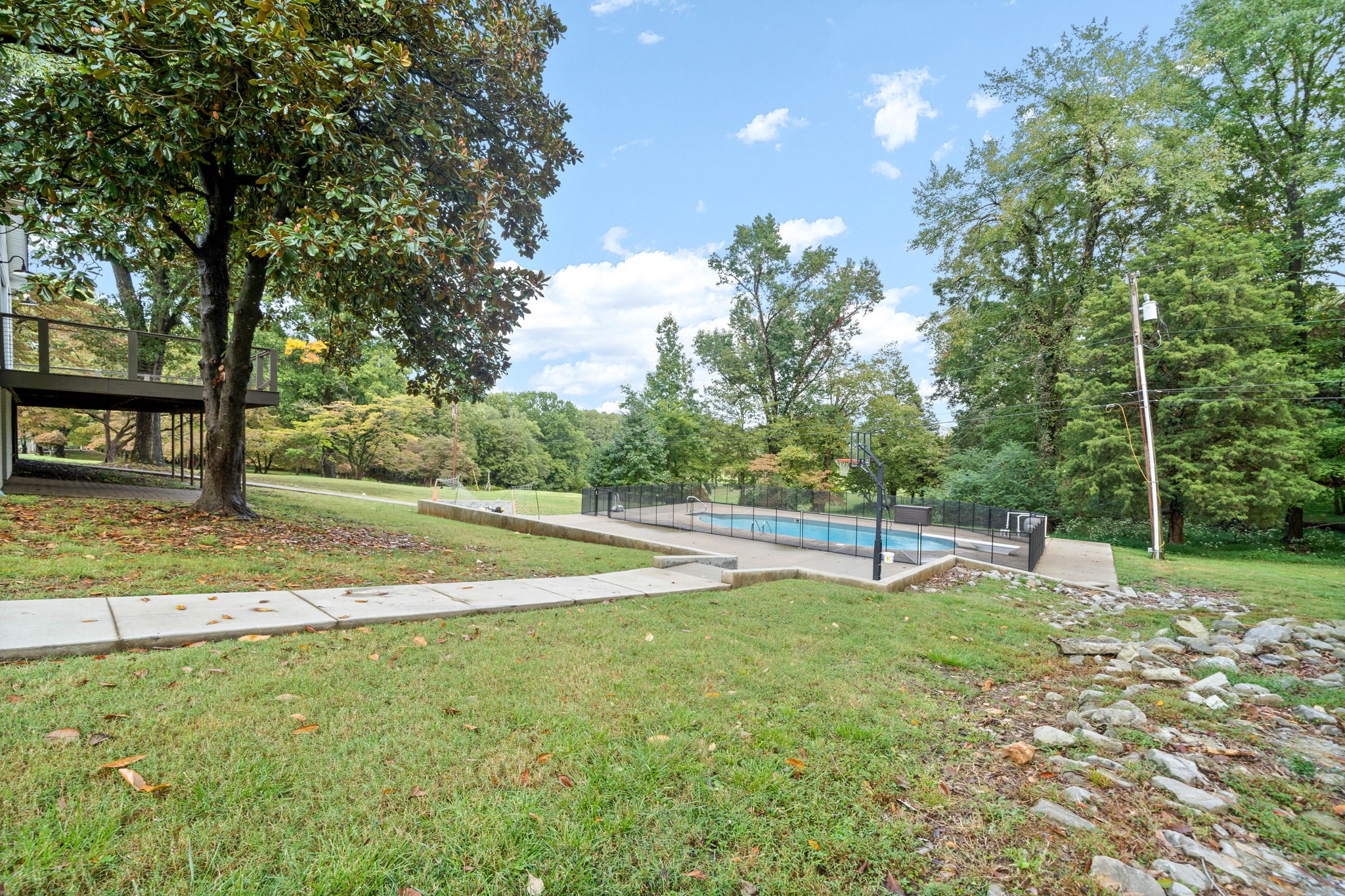 493 Georgetown Road Clarksville, TN 37043 - Photo 30 of 42 a view of a park with large trees