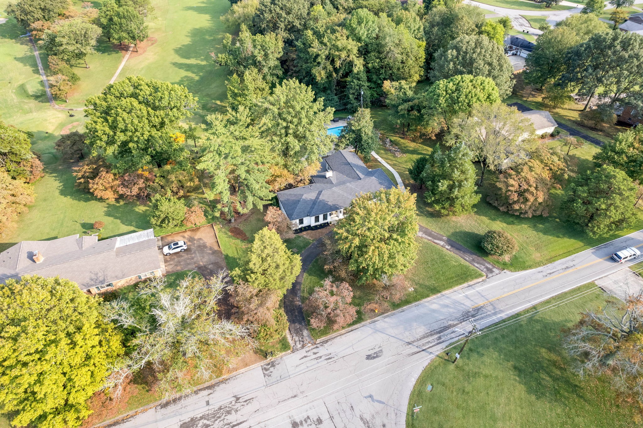 493 Georgetown Road Clarksville, TN 37043 - Photo 39 of 42 a view of a garden with a tree