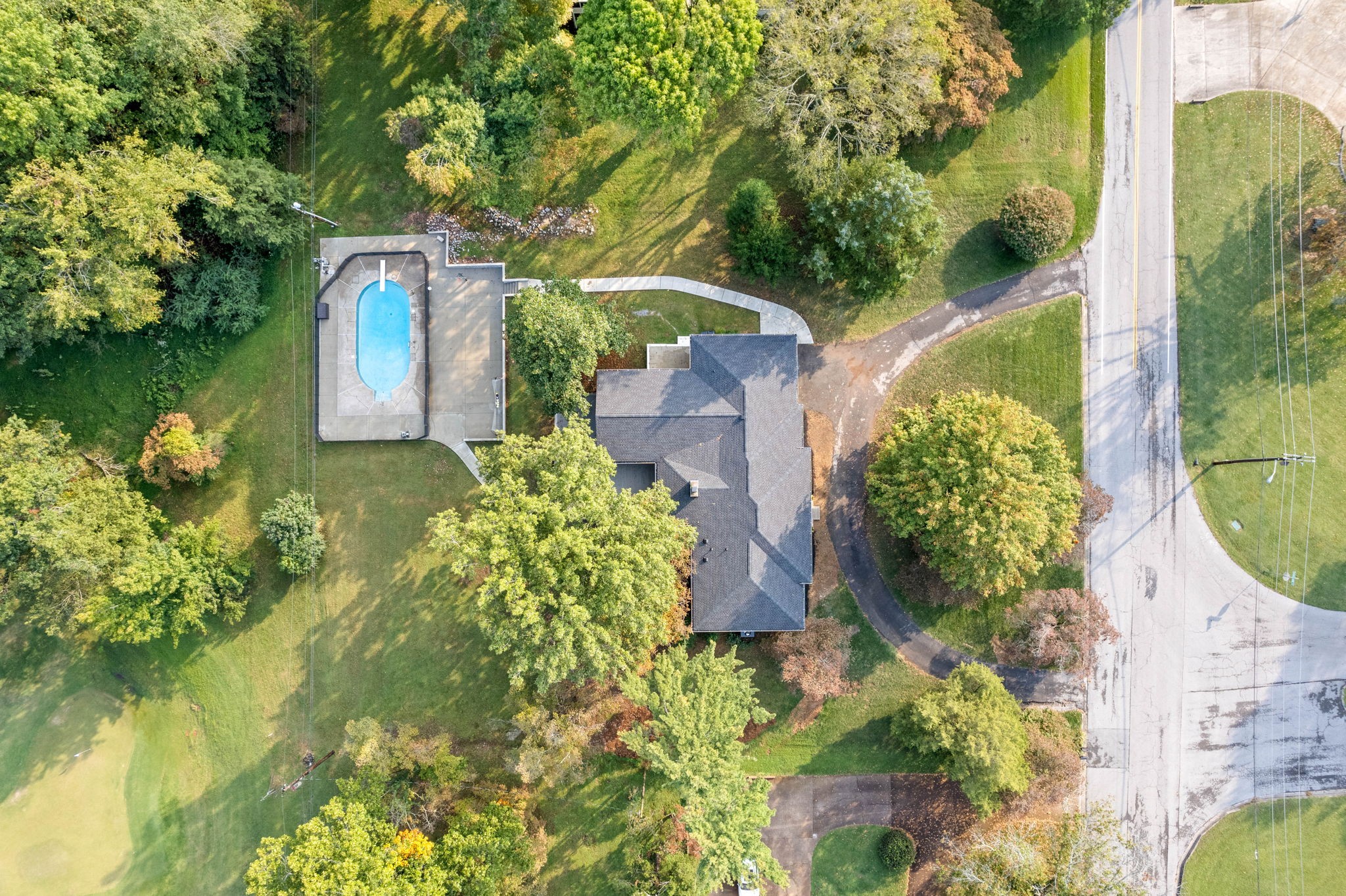 493 Georgetown Road Clarksville, TN 37043 - Photo 40 of 42 an aerial view of a house with a yard basket ball court and outdoor seating