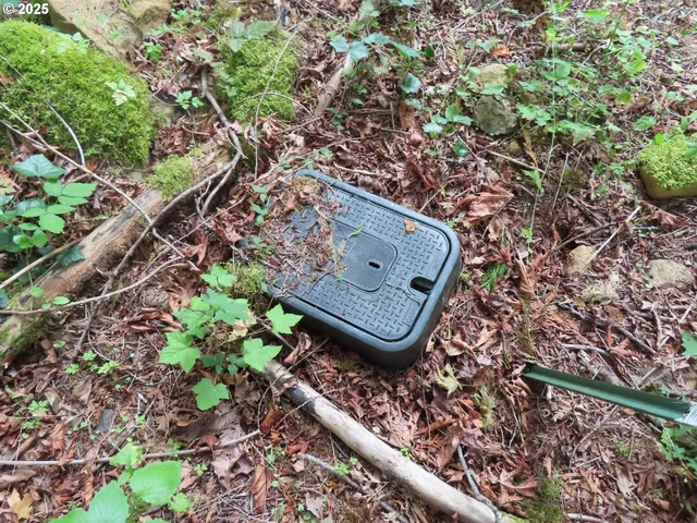 an aerial view of a sink
