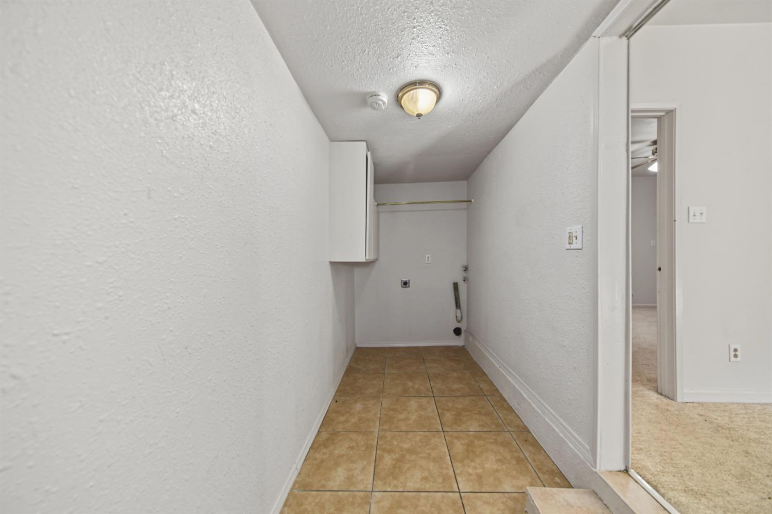 6176 Fleming Road Atwater, CA 95301 - Photo 73 of 99 Laundry room for ADU unit