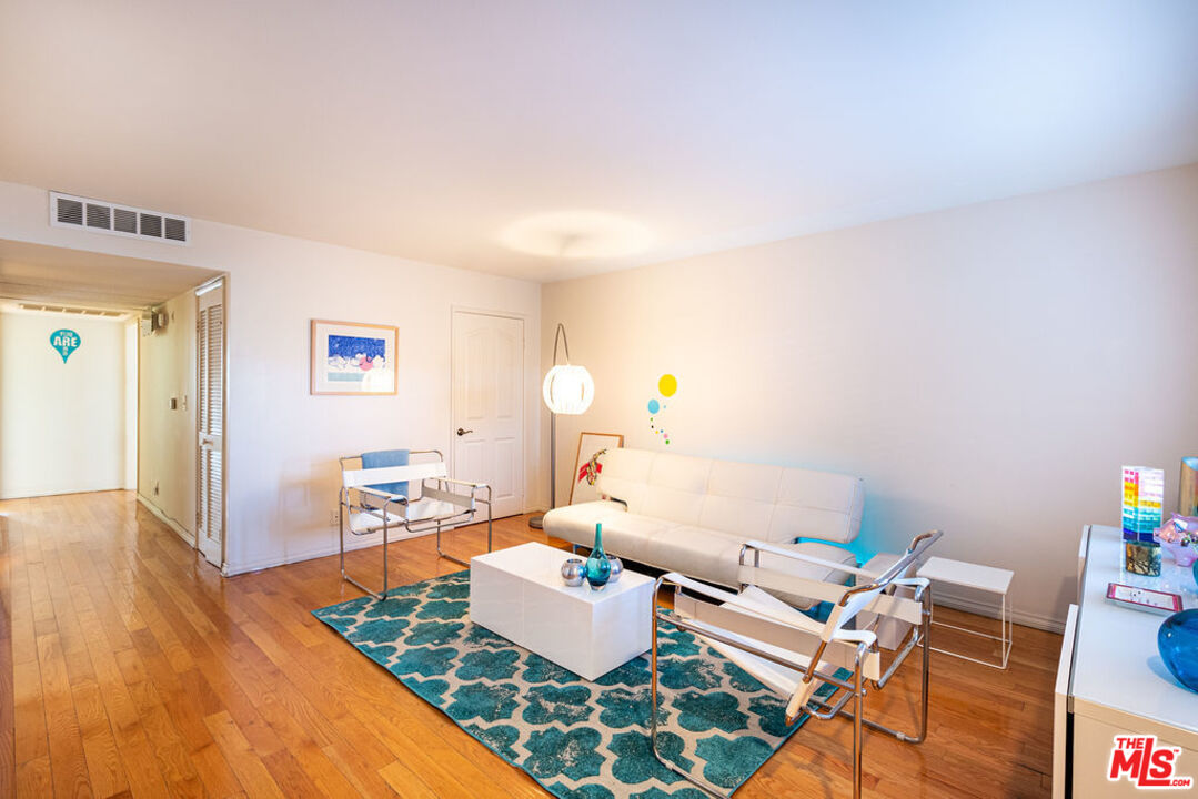 845 Brooks Avenue, Unit 2 Venice, CA 90291 - Photo 1 of 17