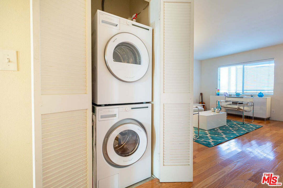 845 Brooks Avenue, Unit 2 Venice, CA 90291 - Photo 14 of 17