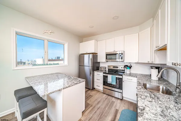 $2,800 | 986 Boardwalk, Unit B, Ocean City, NJ 08226
