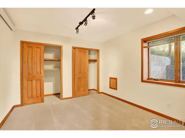 $840,500 | 575 Bulwark Ridge Drive, Glen Haven, CO 80532