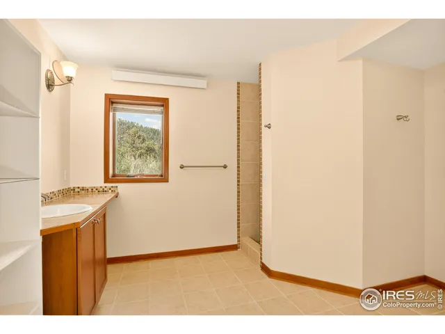 $840,500 | 575 Bulwark Ridge Drive, Glen Haven, CO 80532