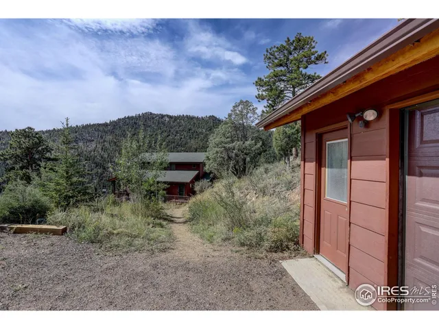 $840,500 | 575 Bulwark Ridge Drive, Glen Haven, CO 80532
