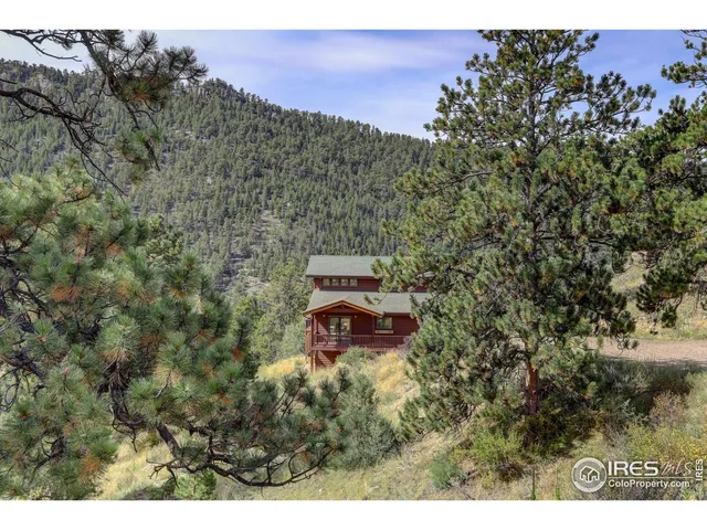 $840,500 | 575 Bulwark Ridge Drive, Glen Haven, CO 80532