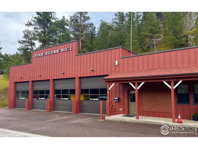 $840,500 | 575 Bulwark Ridge Drive, Glen Haven, CO 80532