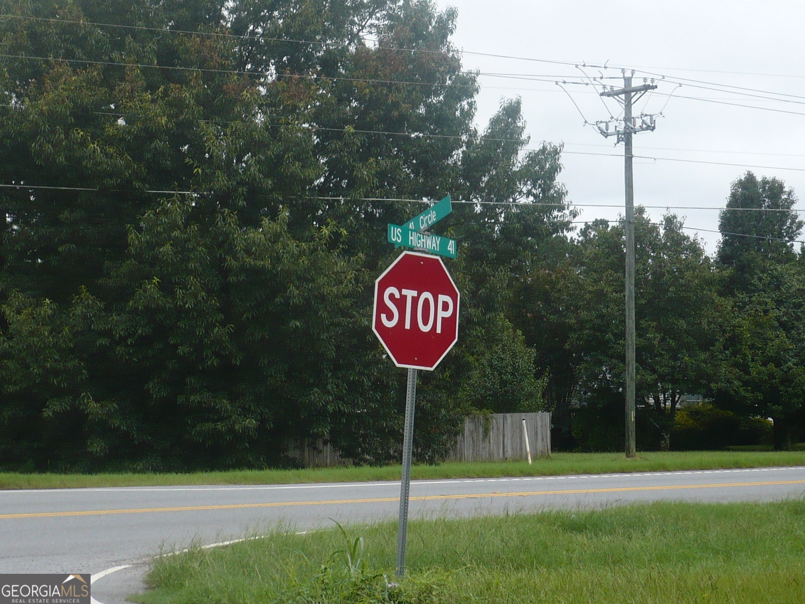 2284 Highway 41 Perry, GA 31069 - Photo 2 of 10 a view of a street with a park