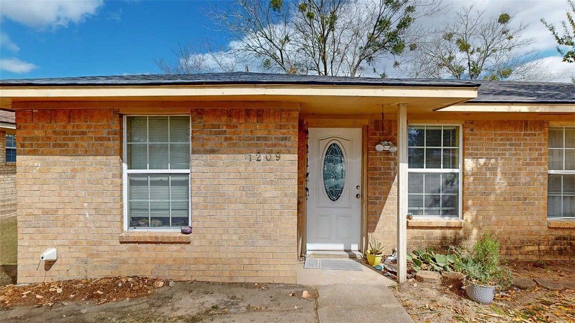 1209 Georgia Street College Station, TX 77840 - Photo 1 of 17