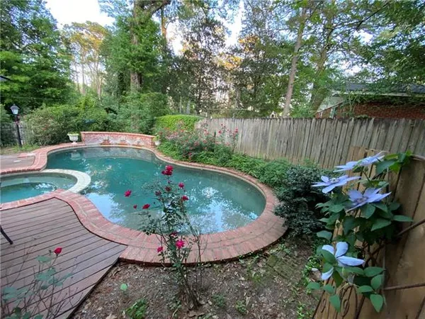$424,900 | 216 Iris Park Drive, Pineville, LA 71360