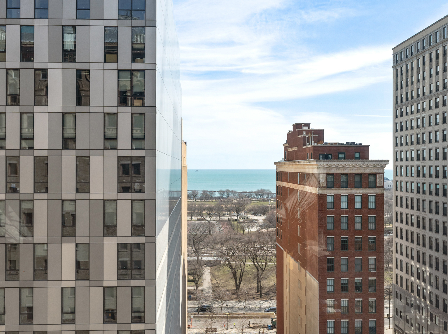 40 East 9th Street, Unit 1502 Chicago, IL 60605 - Photo 14 of 36 a view of a city with tall buildings