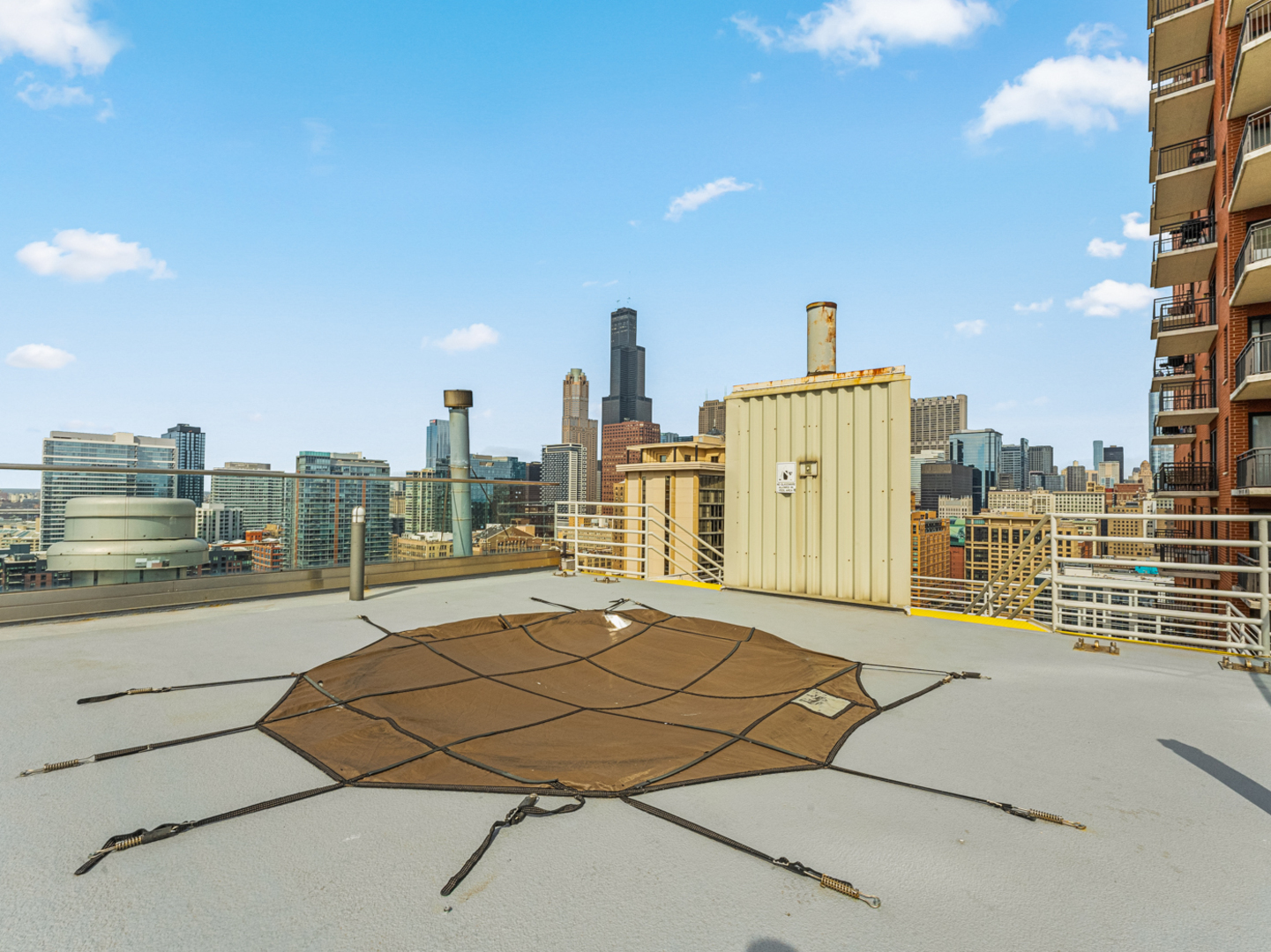 40 East 9th Street, Unit 1502 Chicago, IL 60605 - Photo 29 of 36 a view of a city