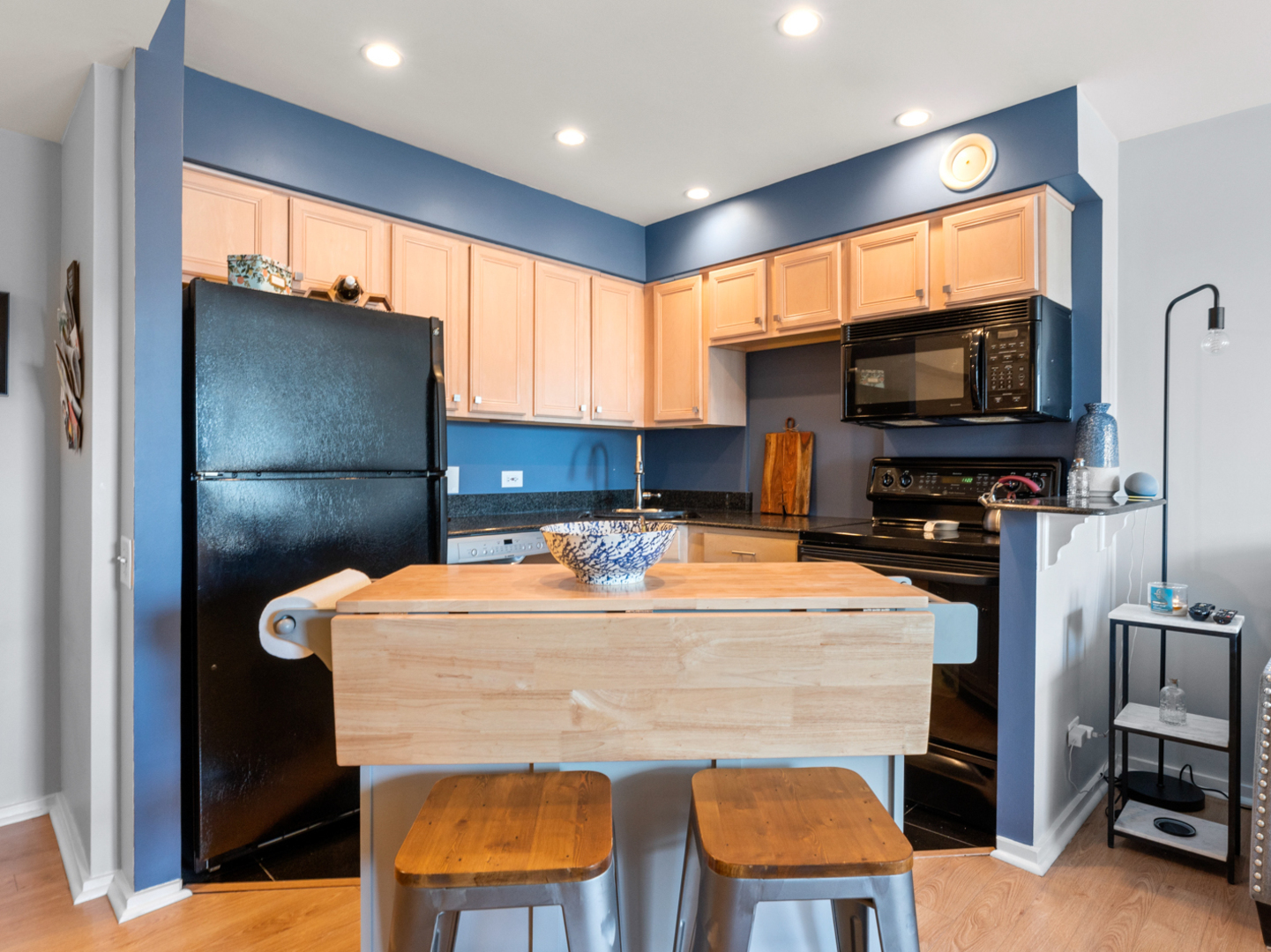 40 East 9th Street, Unit 1502 Chicago, IL 60605 - Photo 7 of 36