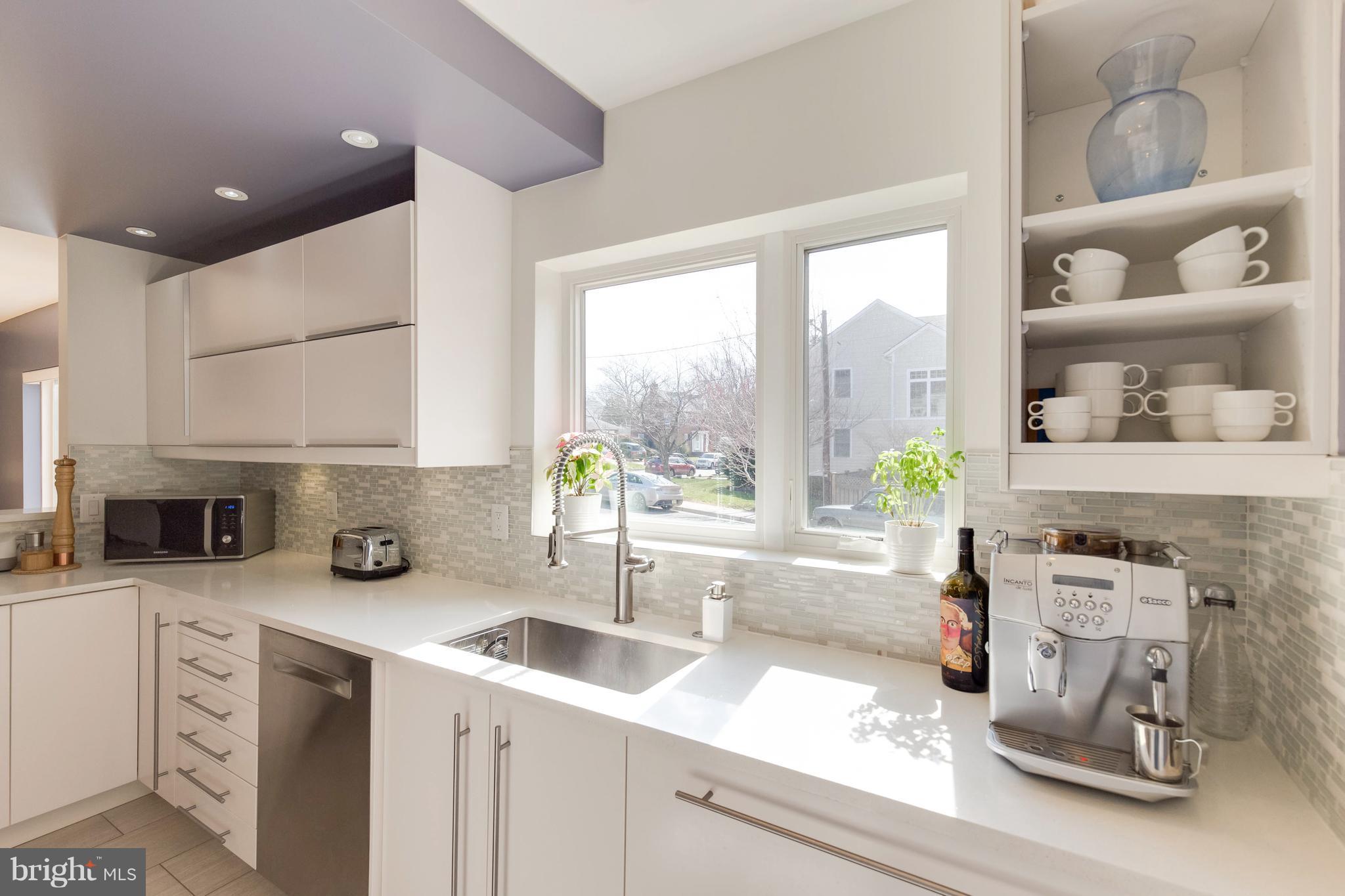 2800 Farm Road Alexandria, VA 22302 - Photo 11 of 29 Kitchen