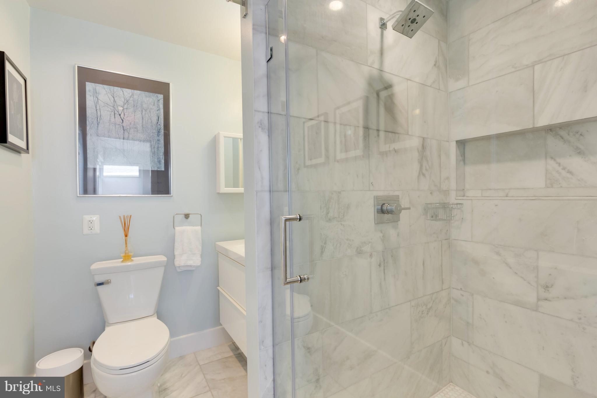 2800 Farm Road Alexandria, VA 22302 - Photo 15 of 29 Bath