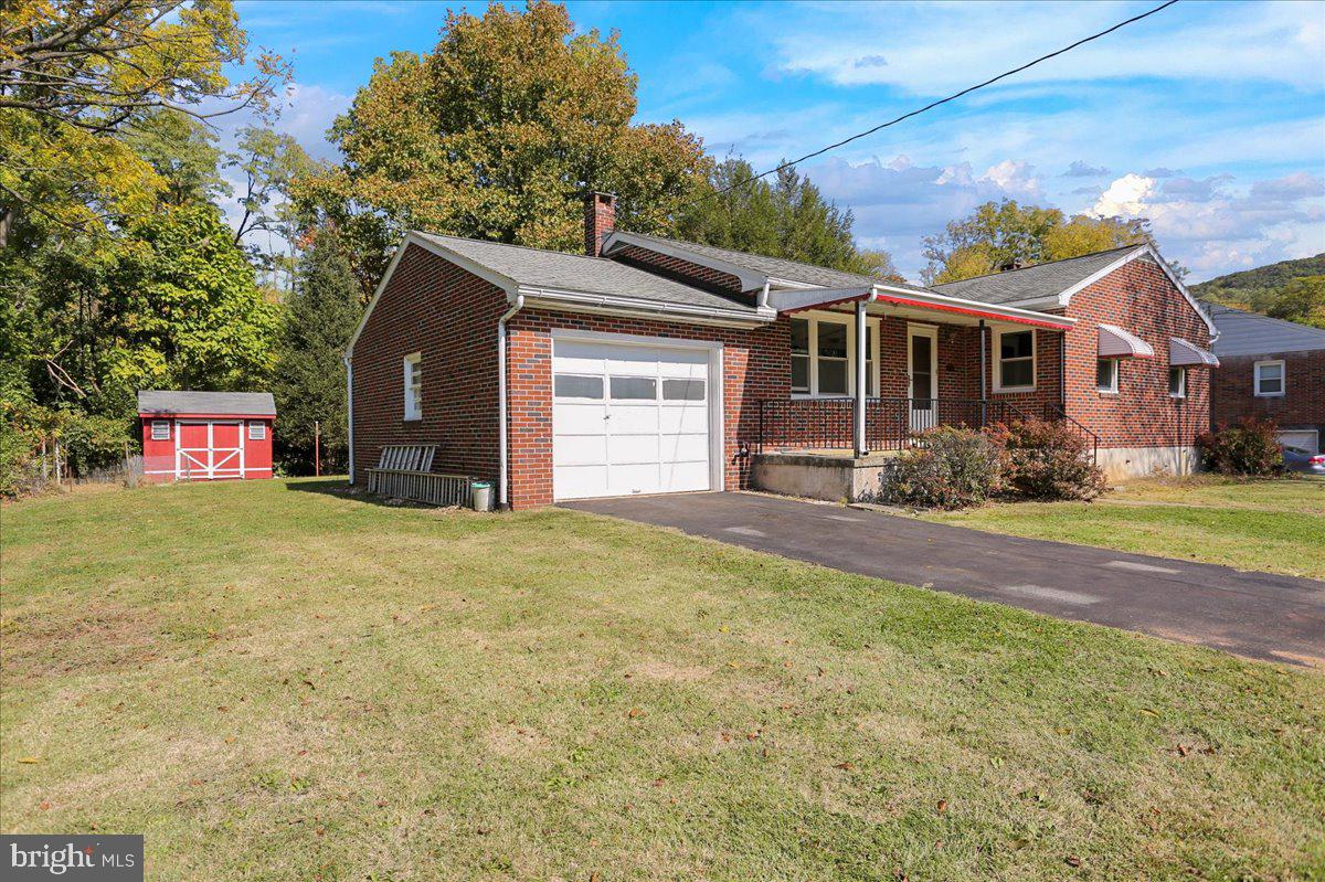 1709 Reservoir Road Reading, PA 19604 - Photo 2 of 29