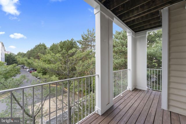 $556,000 | 1641 International Drive, Unit 315, McLean, VA 22102