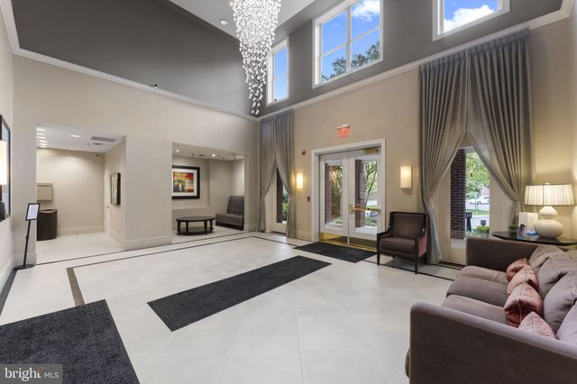 $556,000 | 1641 International Drive, Unit 315, McLean, VA 22102