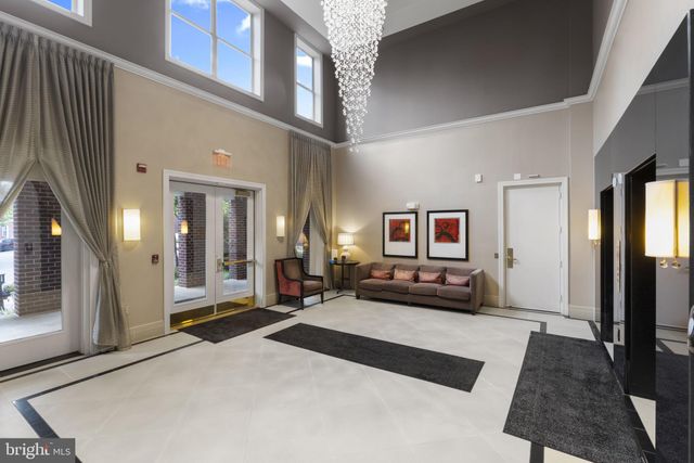 $556,000 | 1641 International Drive, Unit 315, McLean, VA 22102