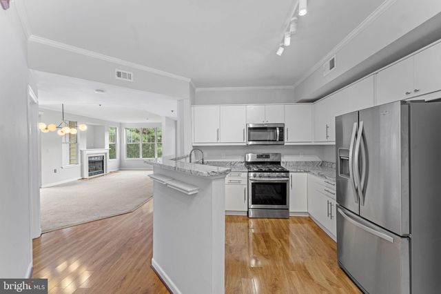 $556,000 | 1641 International Drive, Unit 315, McLean, VA 22102