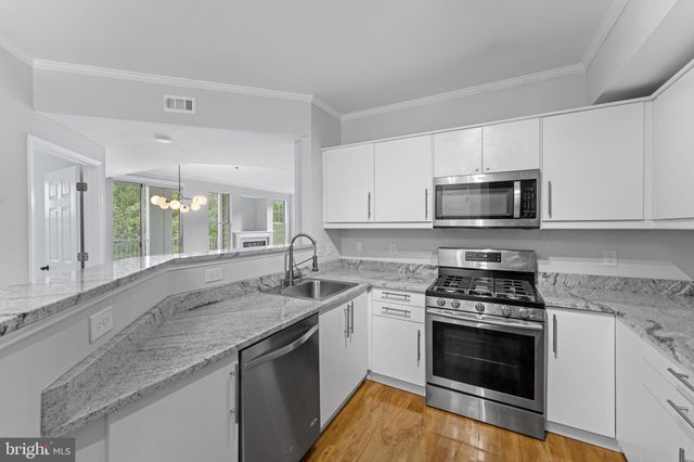$556,000 | 1641 International Drive, Unit 315, McLean, VA 22102