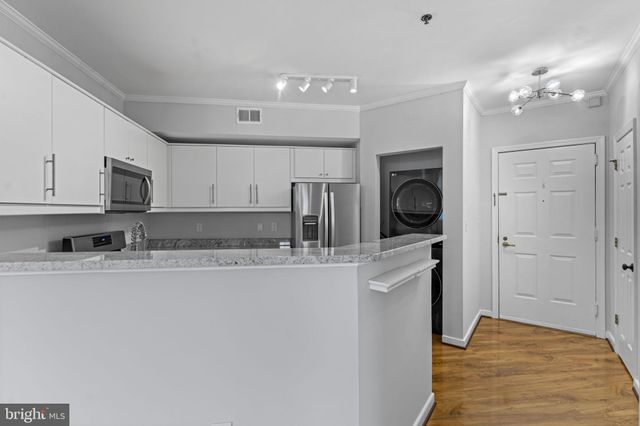 $556,000 | 1641 International Drive, Unit 315, McLean, VA 22102