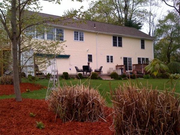 26 Pomeroy Meadow Road Southampton, MA 01073 - Photo 2 of 19