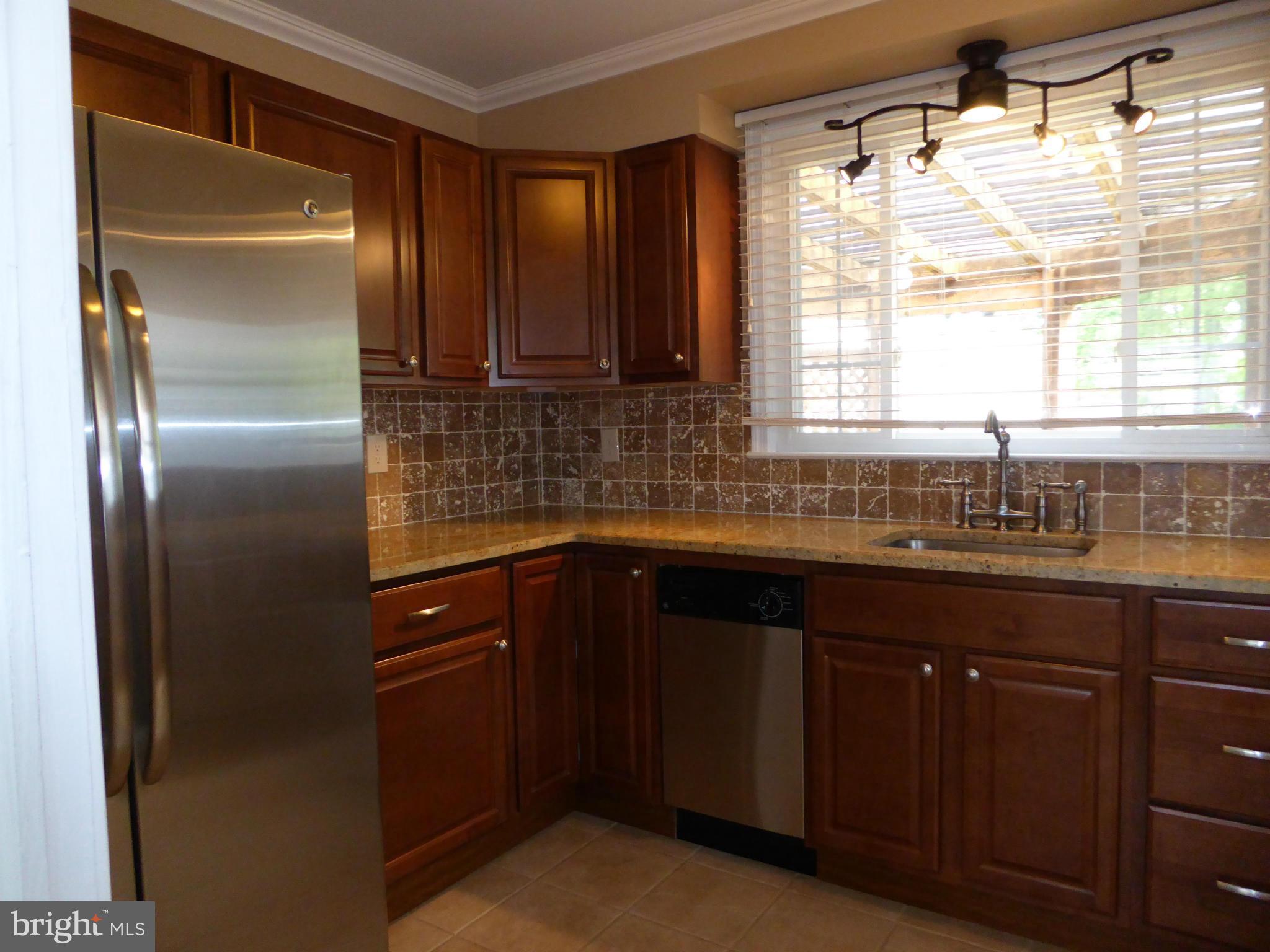 2602 East Joppa Road Baltimore, MD 21234 - Photo 4 of 28 Kitchen