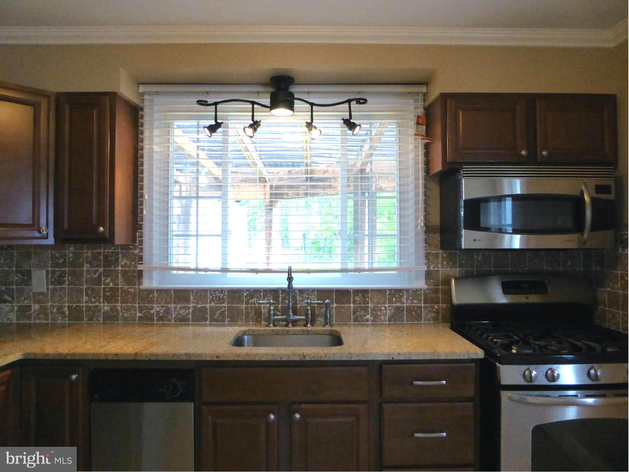 2602 East Joppa Road Baltimore, MD 21234 - Photo 5 of 28 Kitchen