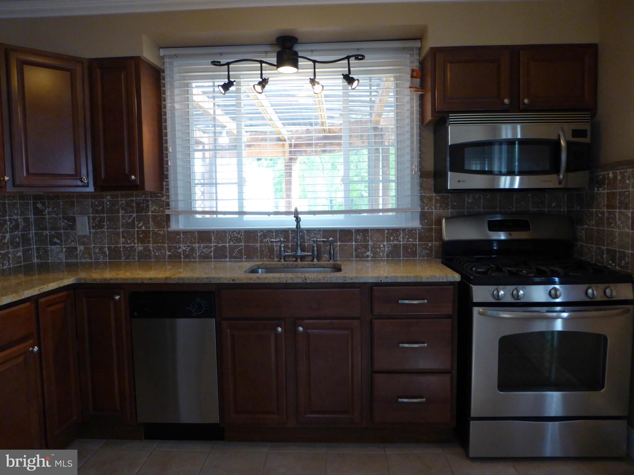 2602 East Joppa Road Baltimore, MD 21234 - Photo 7 of 28 Kitchen